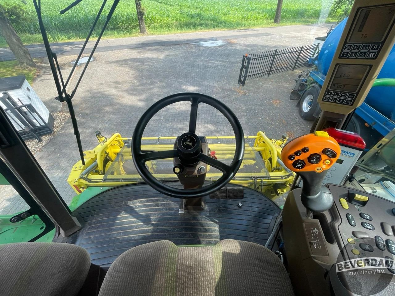 Feldhäcksler des Typs John Deere 7700, Gebrauchtmaschine in Vriezenveen (Bild 9)