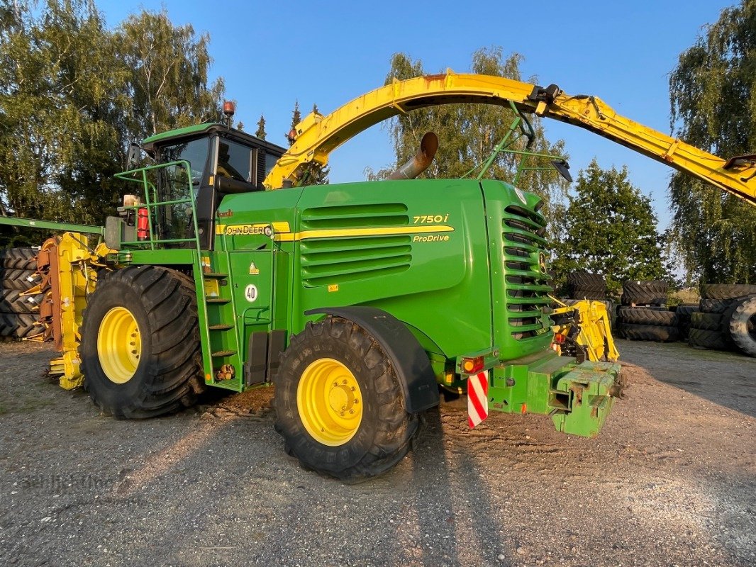 Feldhäcksler des Typs John Deere 7750, Gebrauchtmaschine in Soltau (Bild 3)