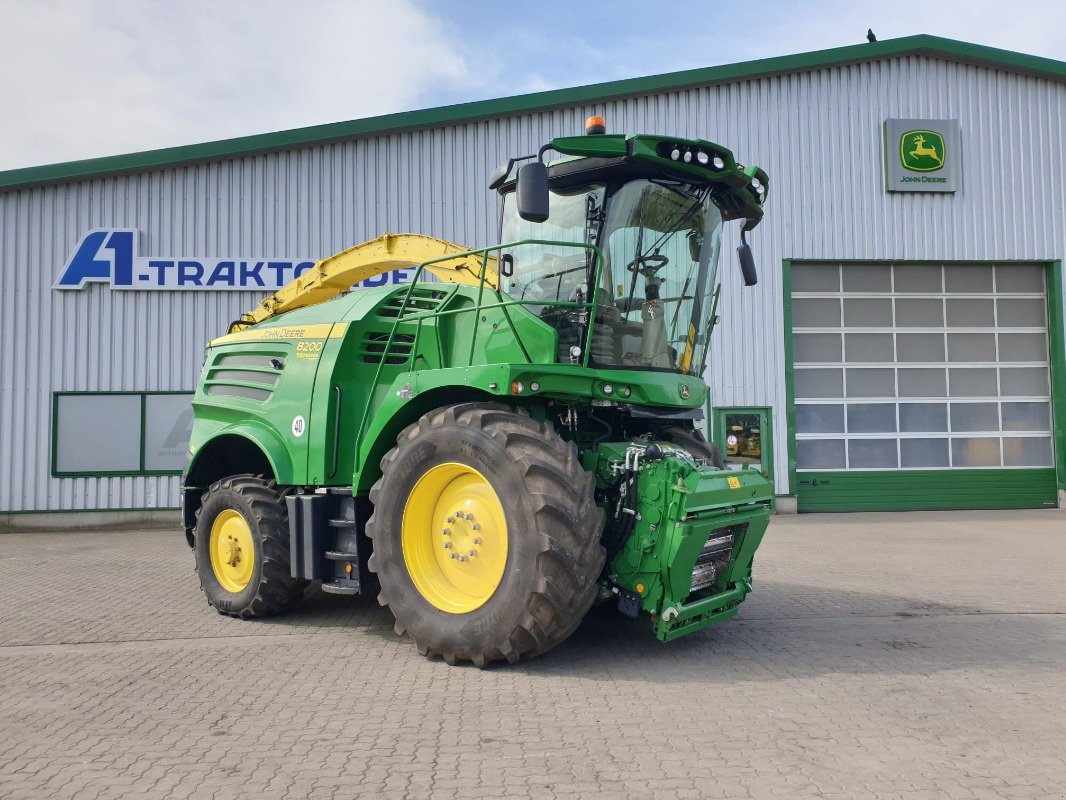 Feldhäcksler van het type John Deere 8200, Gebrauchtmaschine in Sittensen (Foto 2)