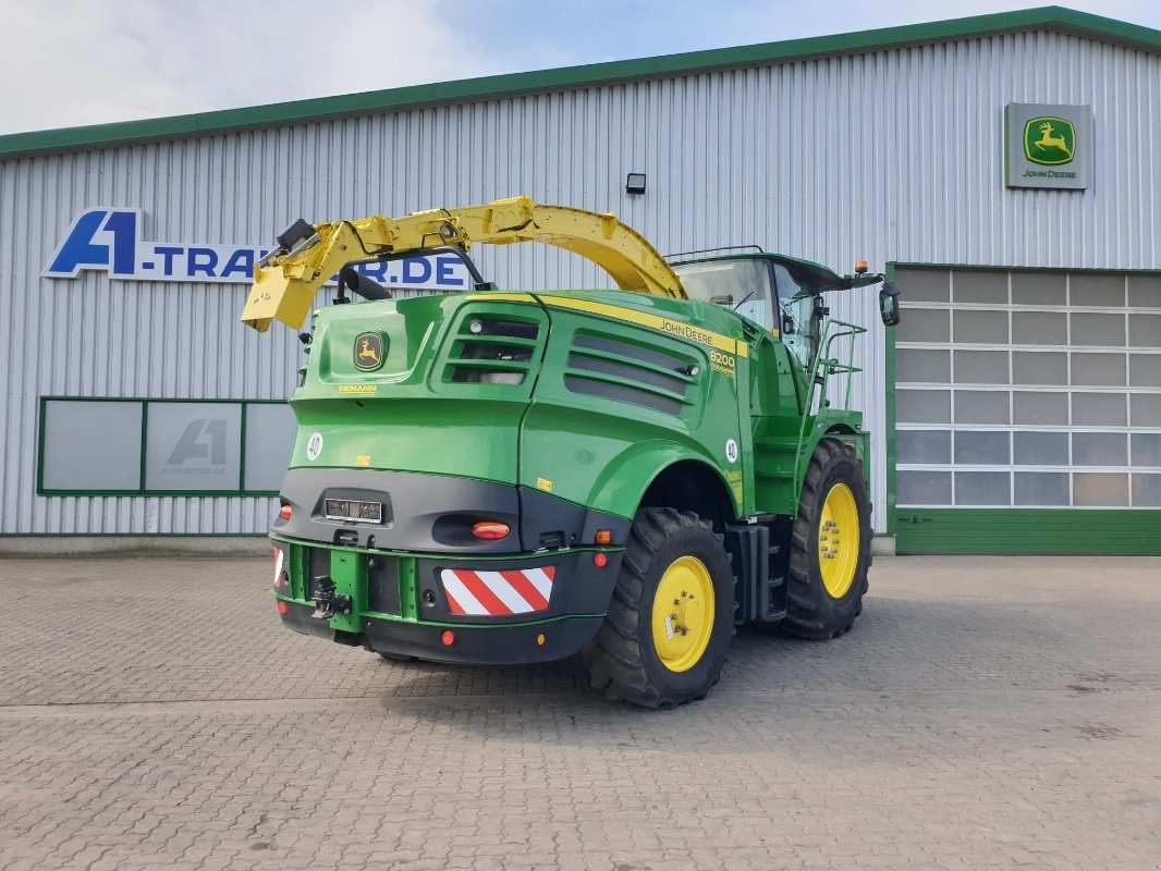 Feldhäcksler des Typs John Deere 8200, Gebrauchtmaschine in Sittensen (Bild 3)