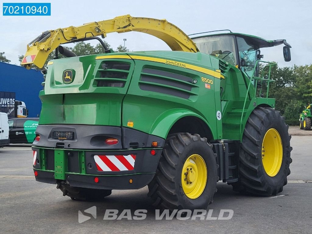 Feldhäcksler typu John Deere 8300 4X4 WITH JD 460 PLUS 8000 SERIES HEADER, Gebrauchtmaschine v Veghel (Obrázek 3)