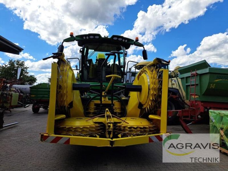 Feldhäcksler des Typs John Deere 8300 I, Gebrauchtmaschine in Schneverdingen (Bild 2)