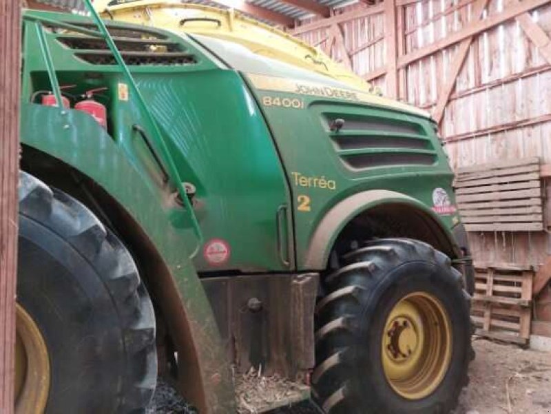 Feldhäcksler tipa John Deere 8300, Gebrauchtmaschine u VOUZIERS (Slika 4)