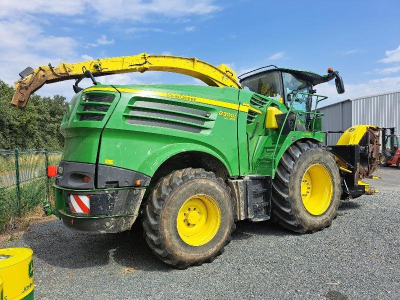 Feldhäcksler typu John Deere 8300, Gebrauchtmaschine v SAINT GENEST D'AMBIERE (Obrázok 2)