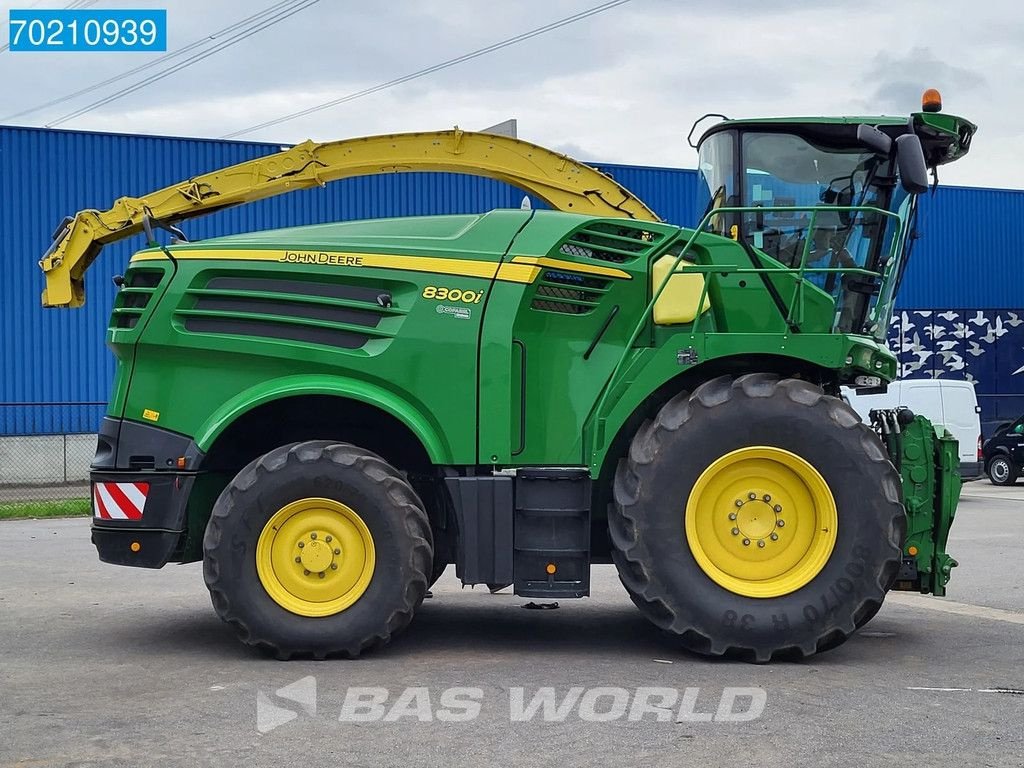 Feldhäcksler del tipo John Deere 8300i 4X4 WITH JD 460 PLUS 8000 SERIE HEADER, Gebrauchtmaschine en Veghel (Imagen 10)