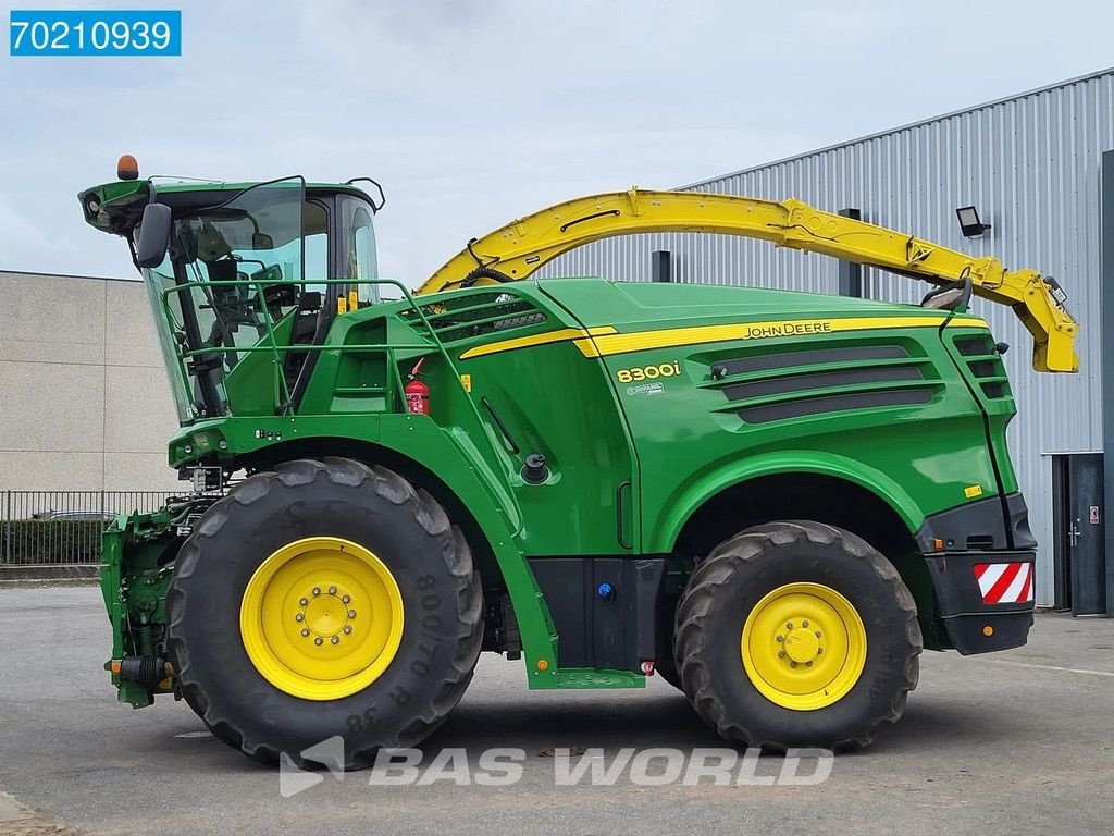 Feldhäcksler za tip John Deere 8300i 4X4 WITH JD 460 PLUS 8000 SERIE HEADER, Gebrauchtmaschine u Veghel (Slika 9)