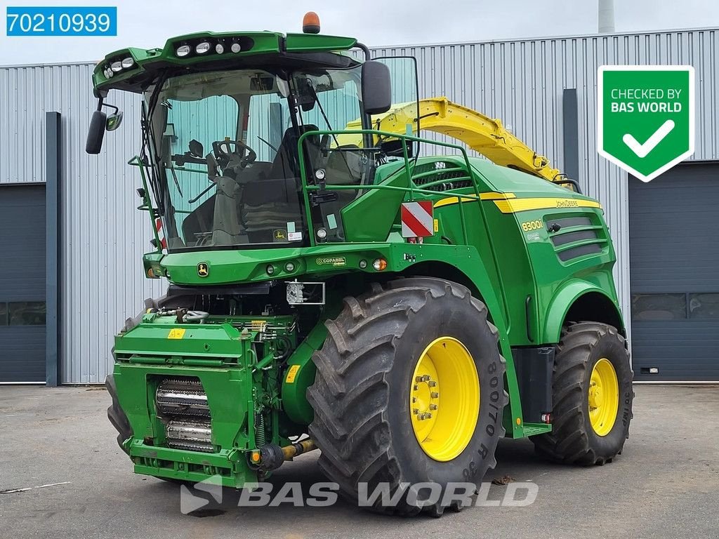 Feldhäcksler del tipo John Deere 8300i 4X4 WITH JD 460 PLUS 8000 SERIE HEADER, Gebrauchtmaschine en Veghel (Imagen 1)