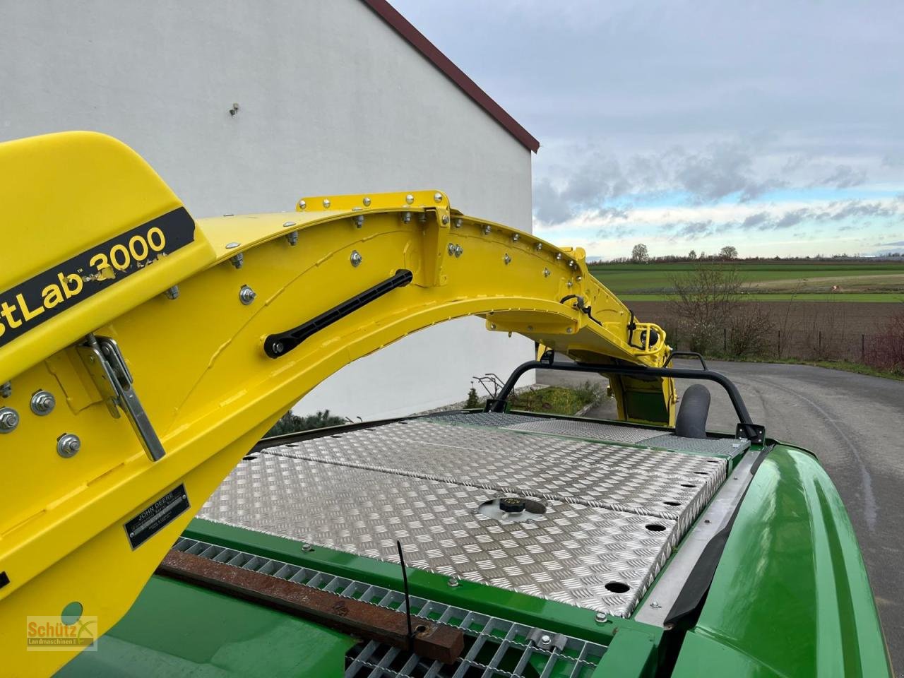 Feldhäcksler des Typs John Deere 8300i Maishäcksler 910Bh, Gebrauchtmaschine in Schierling (Bild 11)