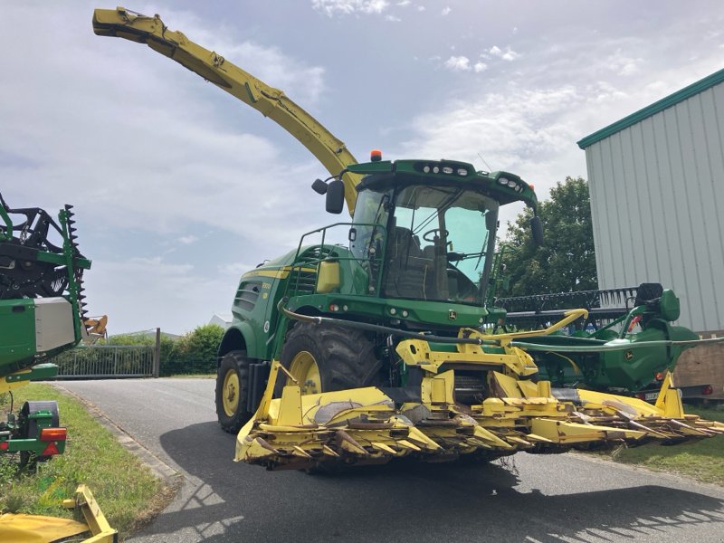 Feldhäcksler des Typs John Deere 8300i mit Kemper 360+ und PickUp, Gebrauchtmaschine in Rauschwitz (Bild 3)