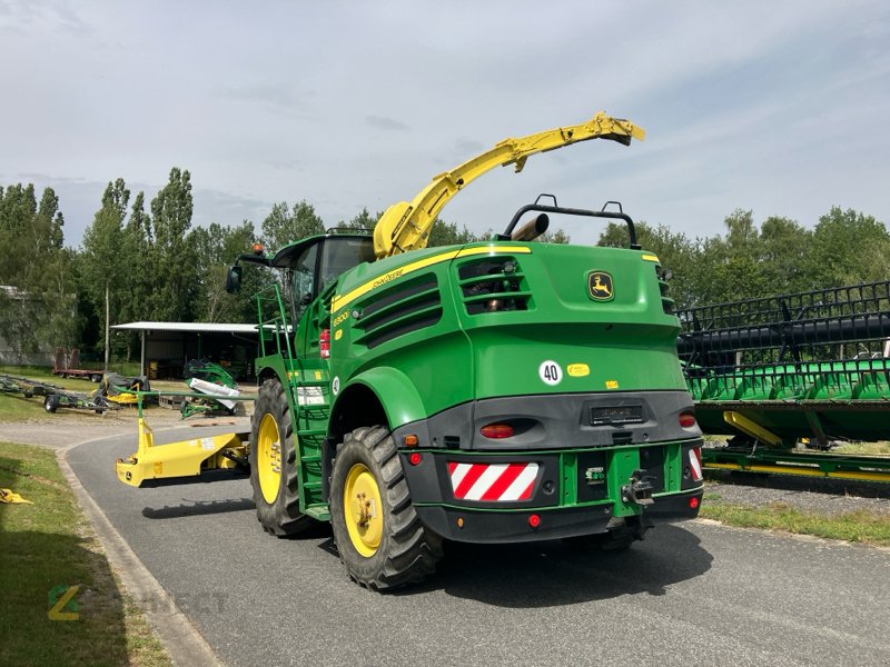 Feldhäcksler от тип John Deere 8300i mit Kemper 360+ und PickUp, Gebrauchtmaschine в Rauschwitz (Снимка 7)