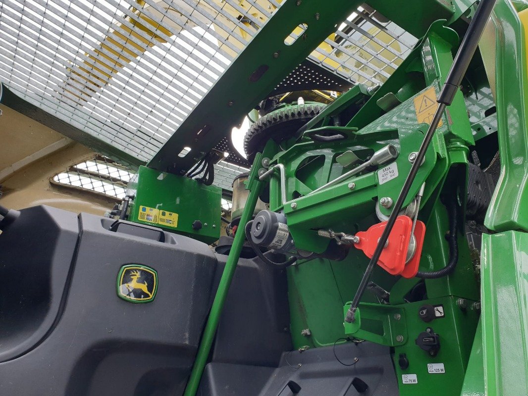 Feldhäcksler du type John Deere 8300I, Neumaschine en Sittensen (Photo 11)