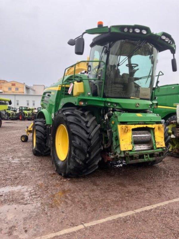 Feldhäcksler des Typs John Deere 8400 T4f, Gebrauchtmaschine in Landsberg (Bild 2)