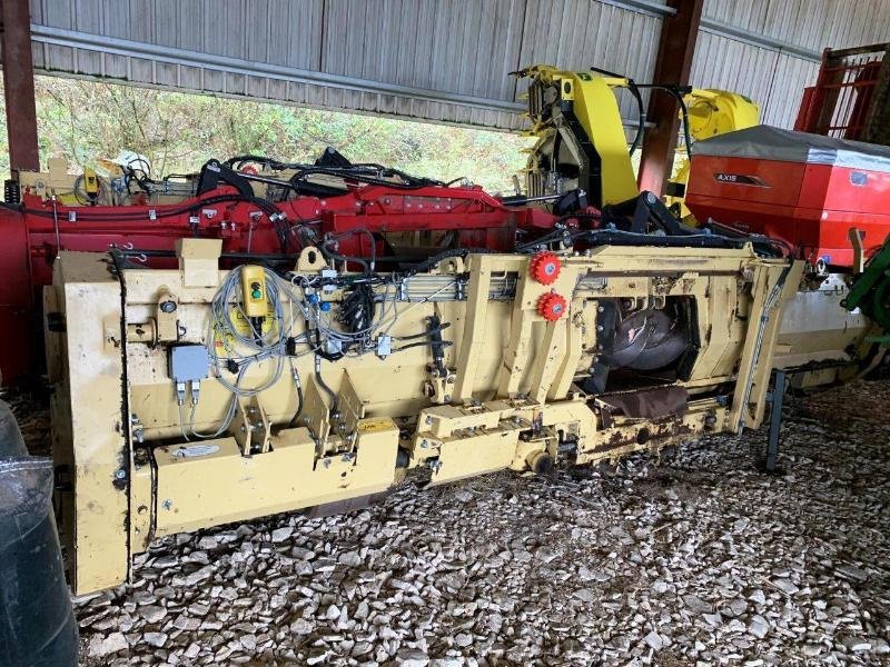 Feldhäcksler tip John Deere 8400, Gebrauchtmaschine in SAINT-GERMAIN DU PUY (Poză 10)