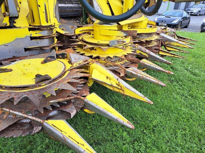 Feldhäcksler of the type John Deere 8400, Gebrauchtmaschine in VOUZIERS (Picture 5)