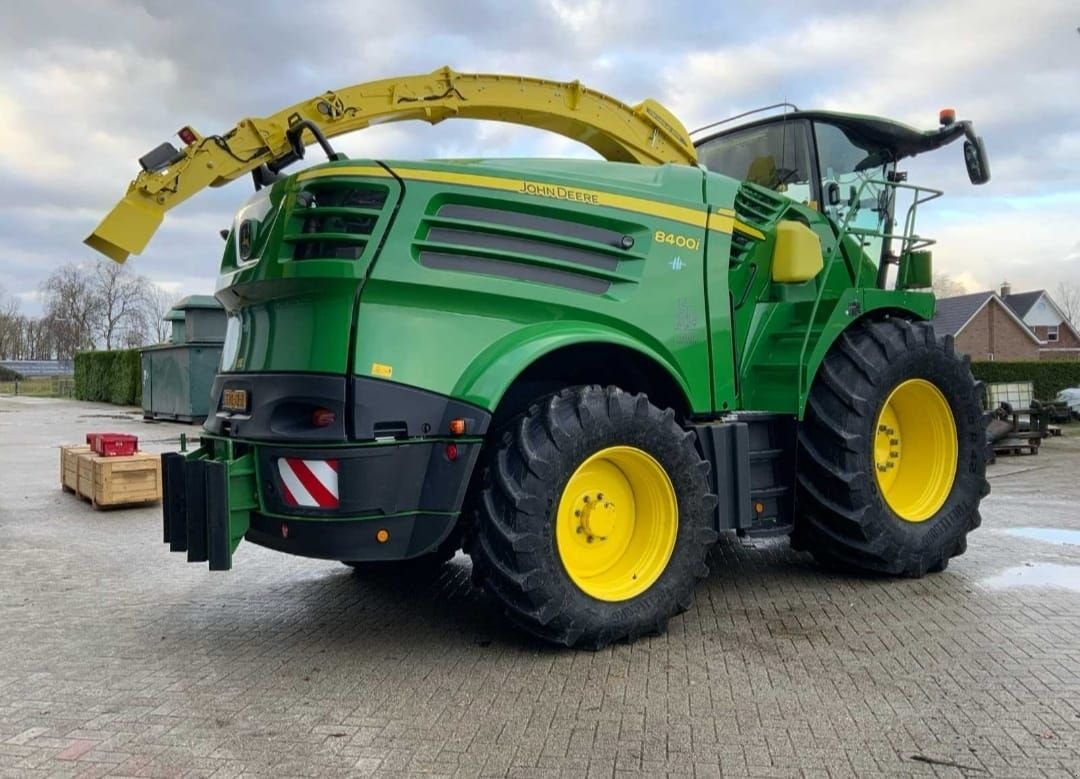 Feldhäcksler des Typs John Deere 8400, Gebrauchtmaschine in Terwolde (Bild 2)