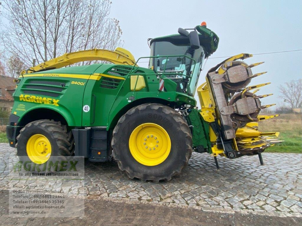 Feldhäcksler Türe ait John Deere 8400i ++ALLRAD++, Gebrauchtmaschine içinde Weißenschirmbach (resim 2)