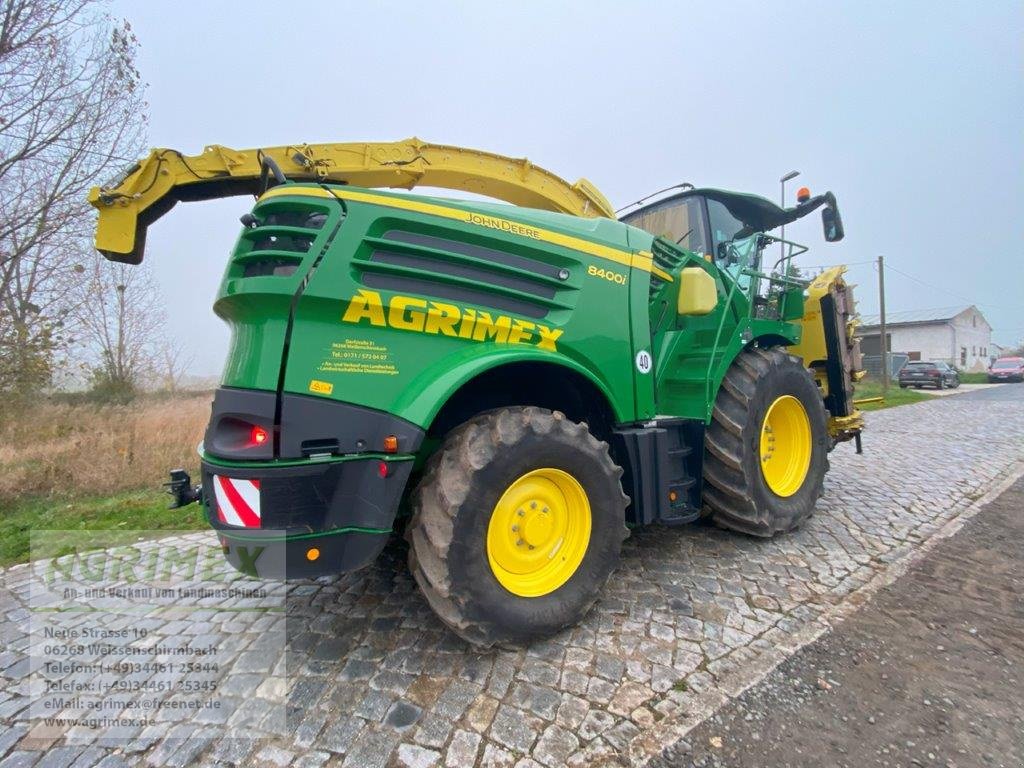 Feldhäcksler Türe ait John Deere 8400i ++ALLRAD++, Gebrauchtmaschine içinde Weißenschirmbach (resim 3)