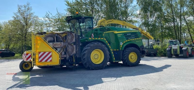 Feldhäcksler typu John Deere 8400I  KEMPER 460, Gebrauchtmaschine w Vohburg (Zdjęcie 1)