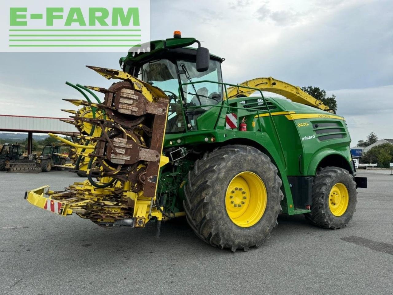 Feldhäcksler van het type John Deere 8400i pro drive, Gebrauchtmaschine in Ytrac (Foto 1)