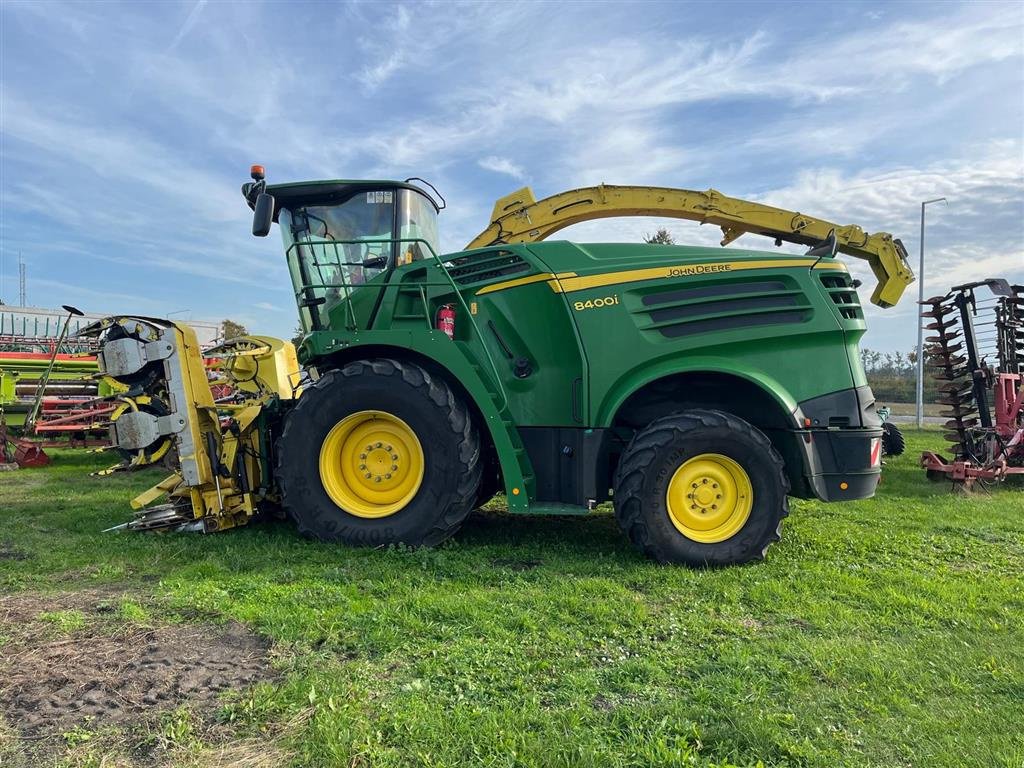 Feldhäcksler van het type John Deere 8400i, Gebrauchtmaschine in Plessa (Foto 1)