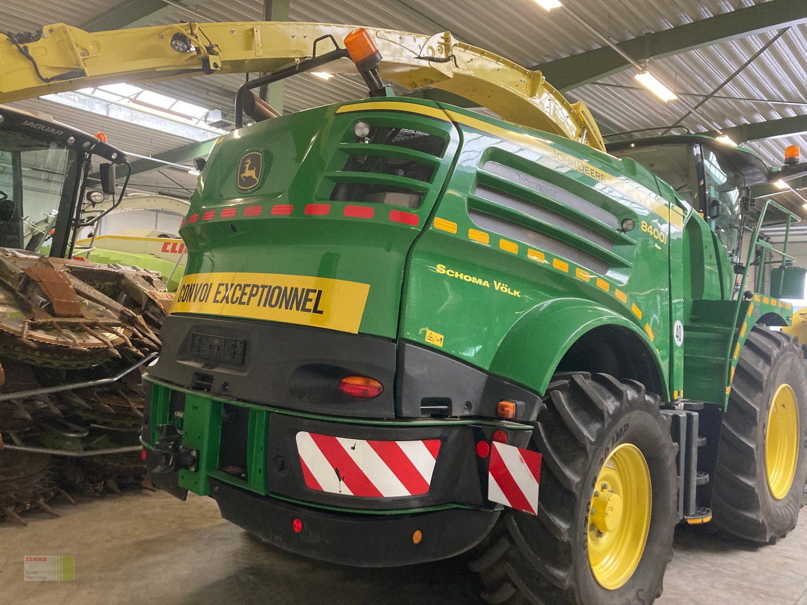 Feldhäcksler des Typs John Deere 8400i, Gebrauchtmaschine in Vohburg (Bild 2)