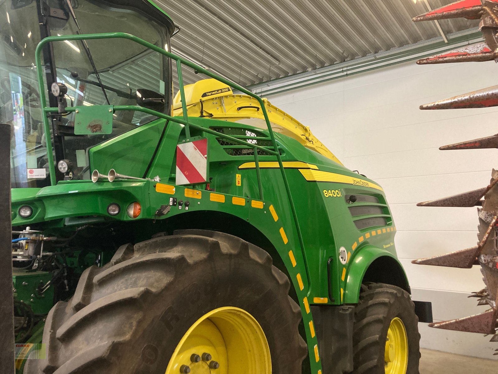 Feldhäcksler van het type John Deere 8400i, Gebrauchtmaschine in Vohburg (Foto 3)