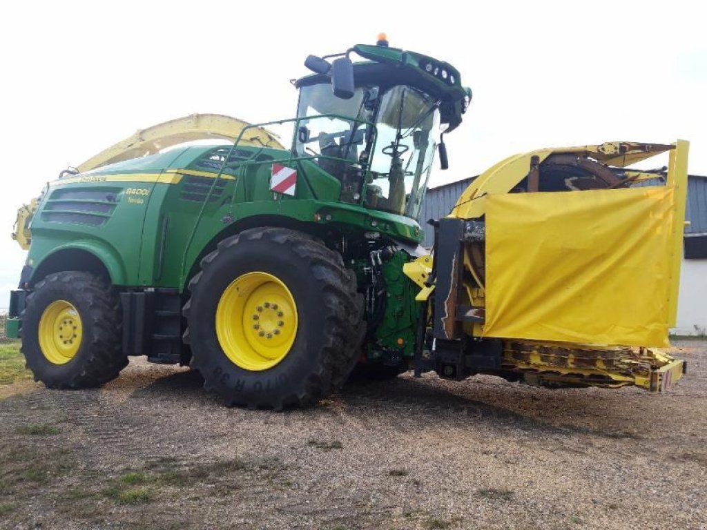 Feldhäcksler des Typs John Deere 8400i, Gebrauchtmaschine in VERDUN (Bild 2)