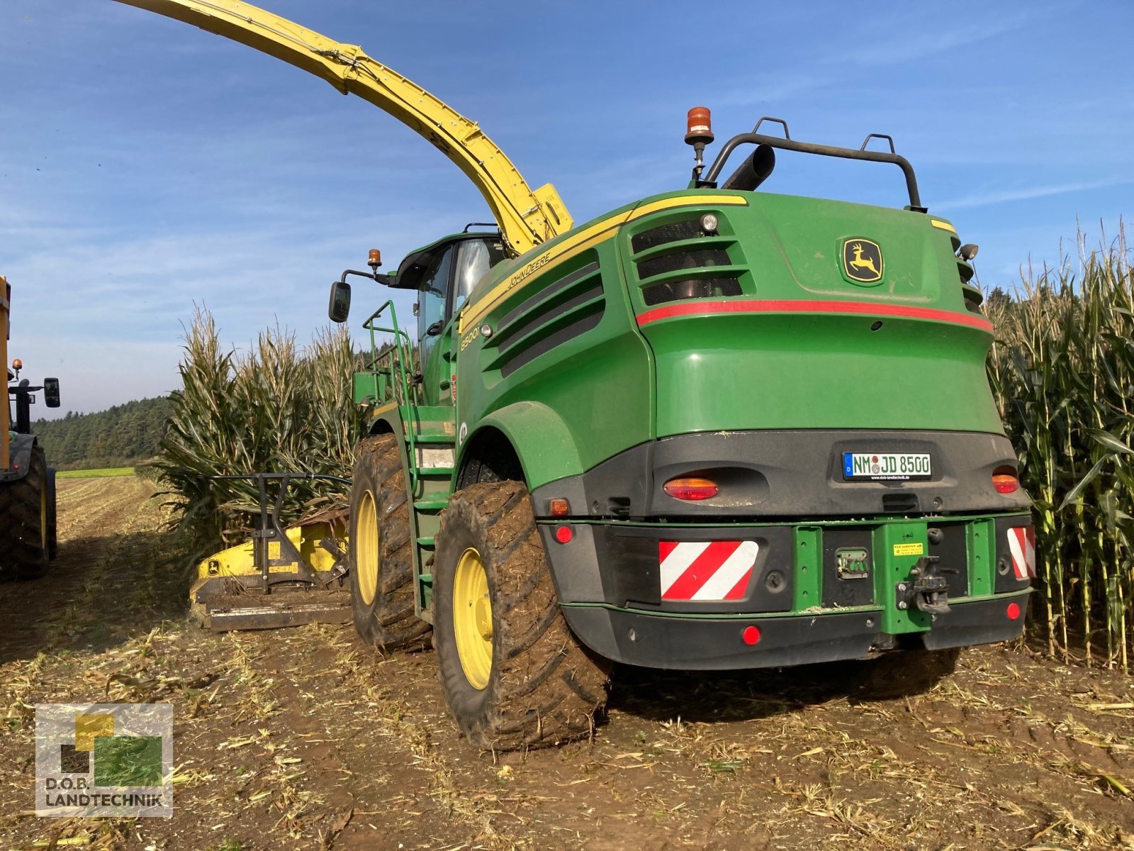 Feldhäcksler van het type John Deere 8400i, Gebrauchtmaschine in Lauterhofen (Foto 2)