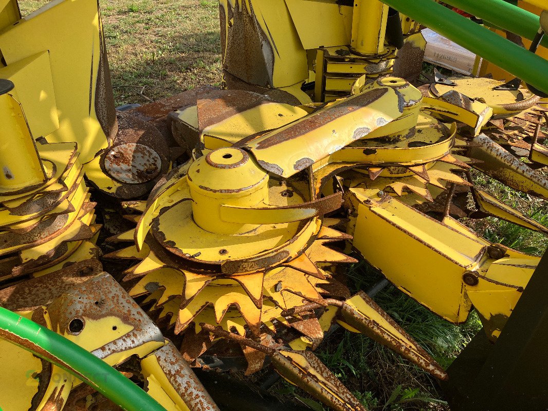 Feldhäcksler des Typs John Deere 8400i, Gebrauchtmaschine in Sonnewalde (Bild 11)