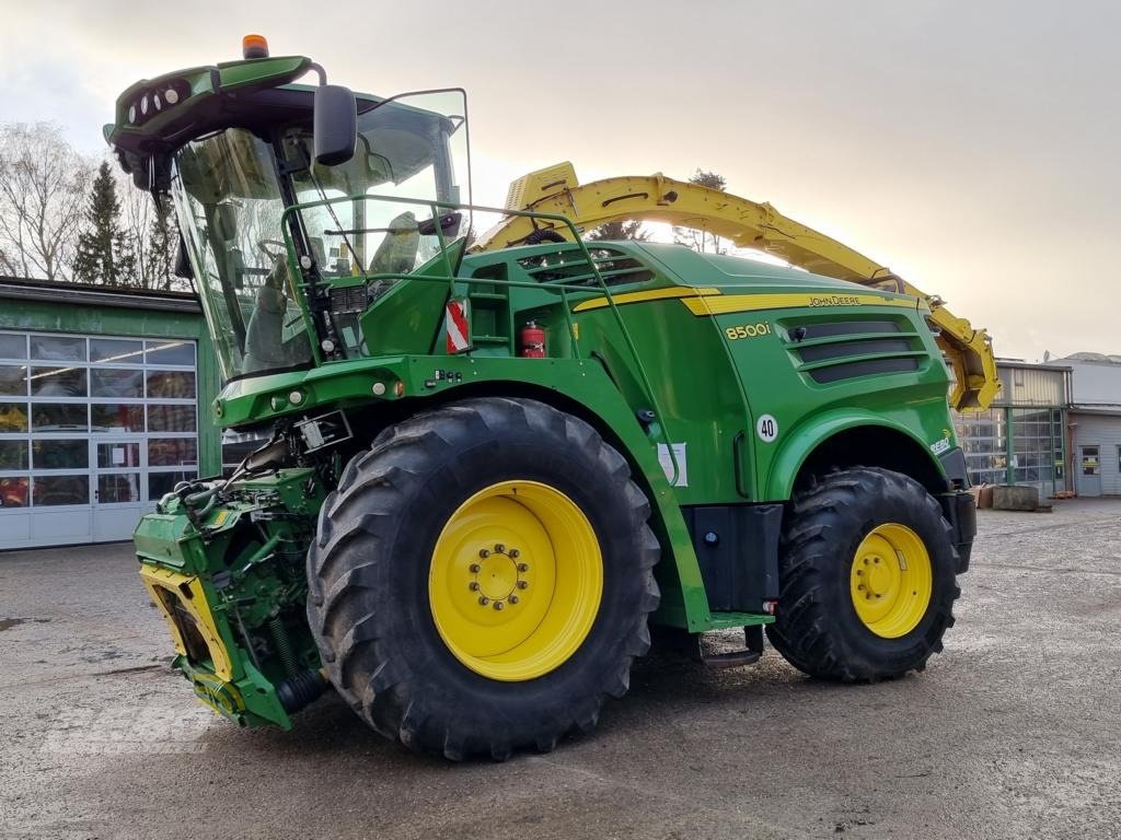 Feldhäcksler du type John Deere 8500 SFH, Gebrauchtmaschine en Albersdorf (Photo 1)