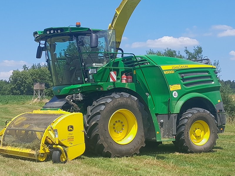 Feldhäcksler tip John Deere 8500 SPFH, Gebrauchtmaschine in Herdwangen-Schönach (Poză 1)