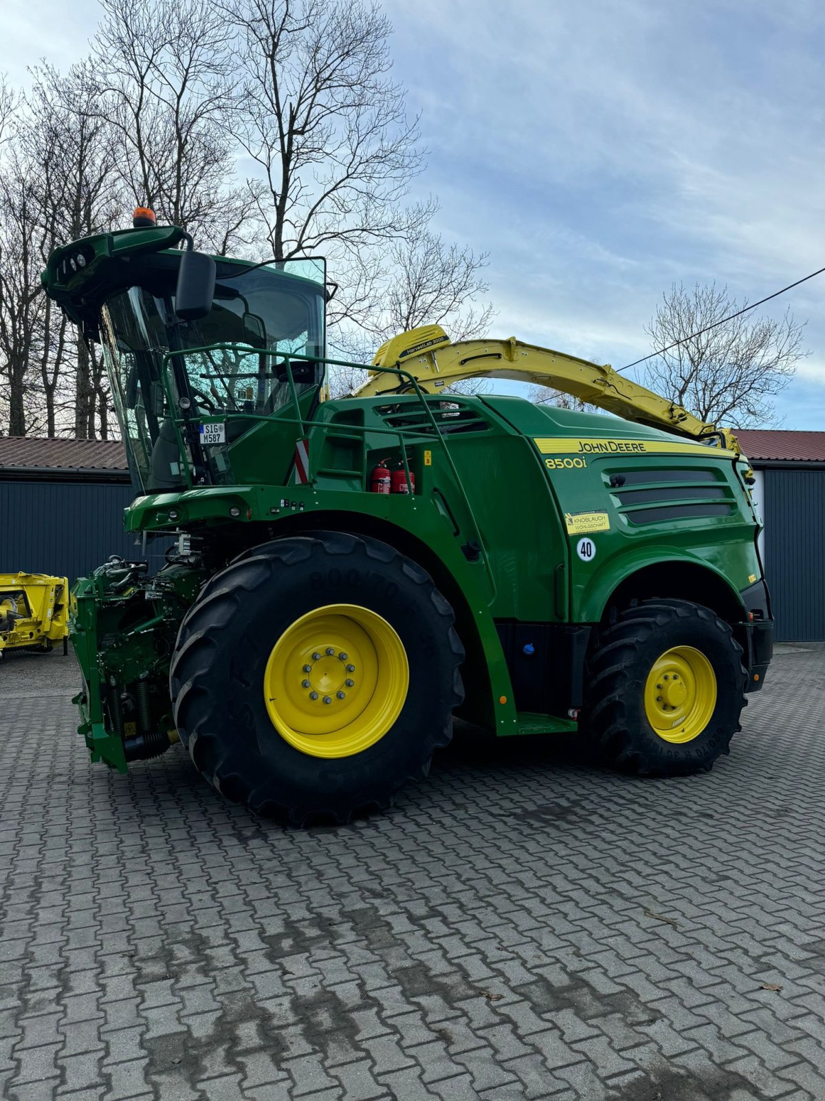 Feldhäcksler typu John Deere 8500i, Gebrauchtmaschine w Herdwangen-Schönach (Zdjęcie 2)