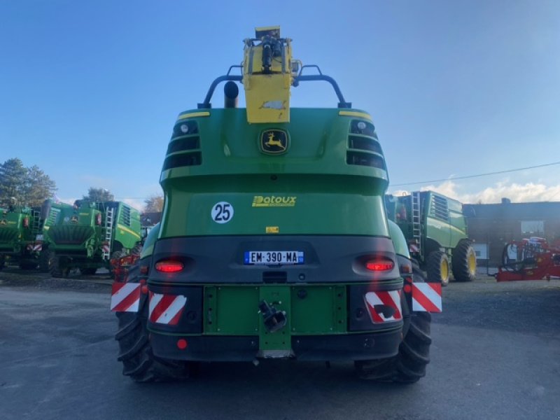 Feldhäcksler des Typs John Deere 8600 i, Gebrauchtmaschine in ESCAUDOEUVRES (Bild 7)