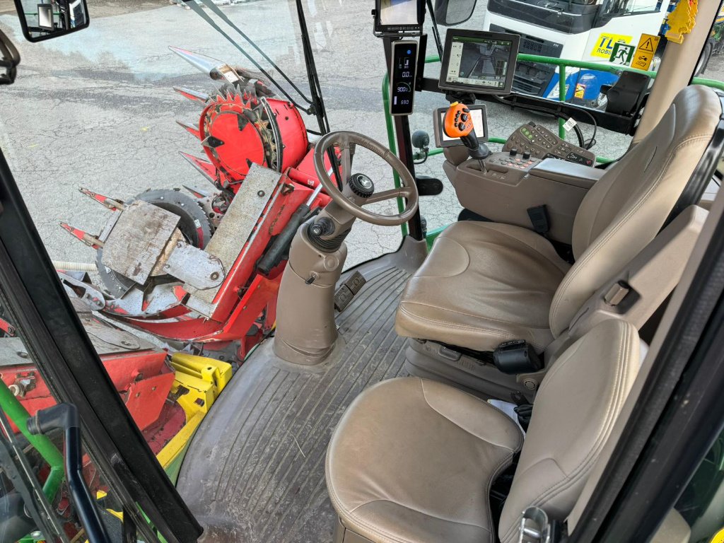 Feldhäcksler van het type John Deere 8600, Gebrauchtmaschine in GUERET (Foto 7)