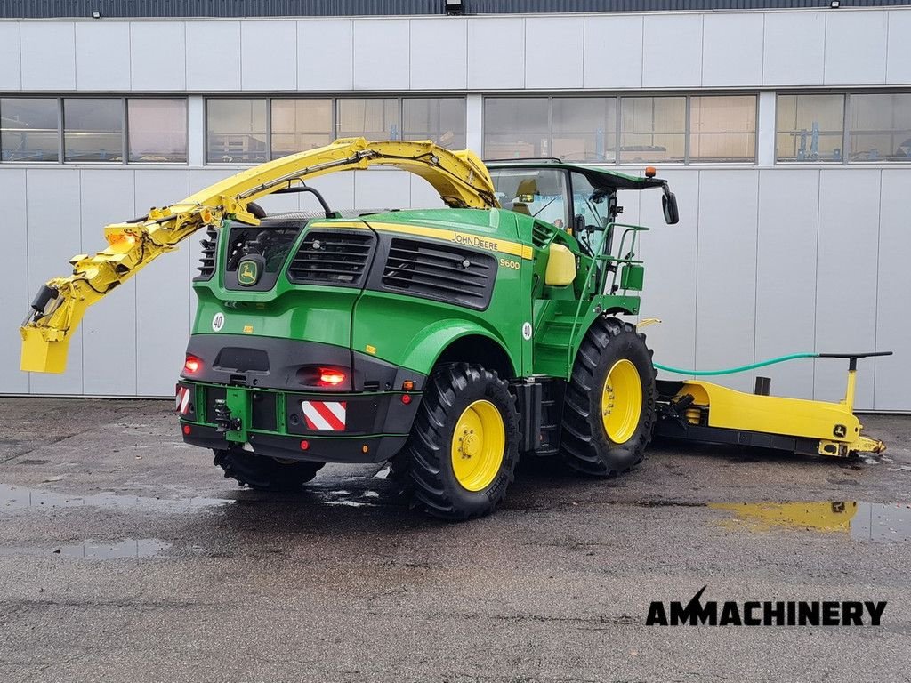 Feldhäcksler des Typs John Deere 8600, Gebrauchtmaschine in Horst (Bild 5)