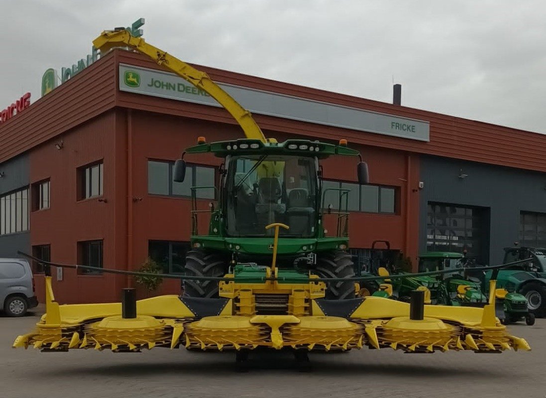 Feldhäcksler du type John Deere 8600, Gebrauchtmaschine en Mrągowo (Photo 1)