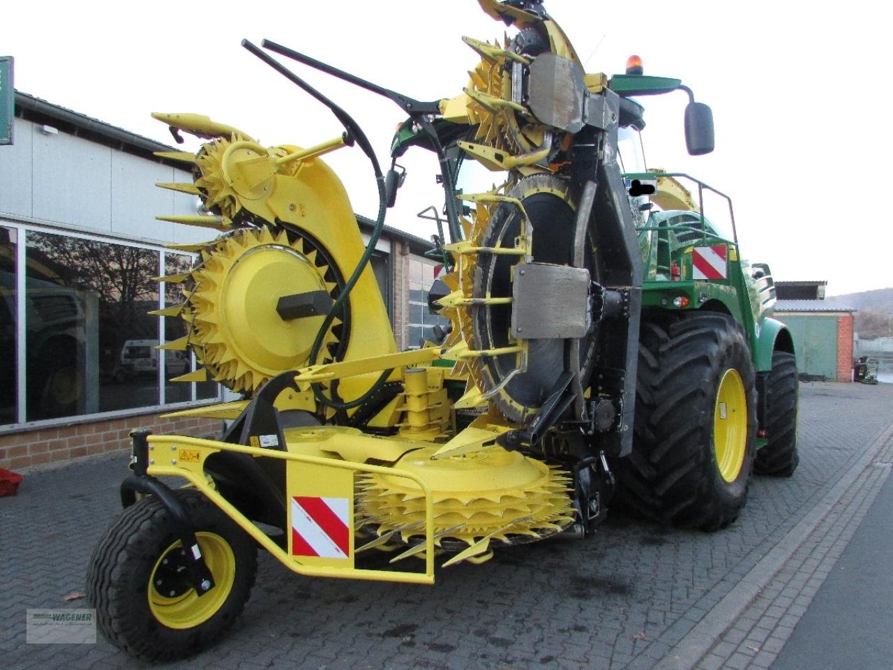 Feldhäcksler des Typs John Deere 8600, Gebrauchtmaschine in Bad Wildungen - Wega (Bild 1)