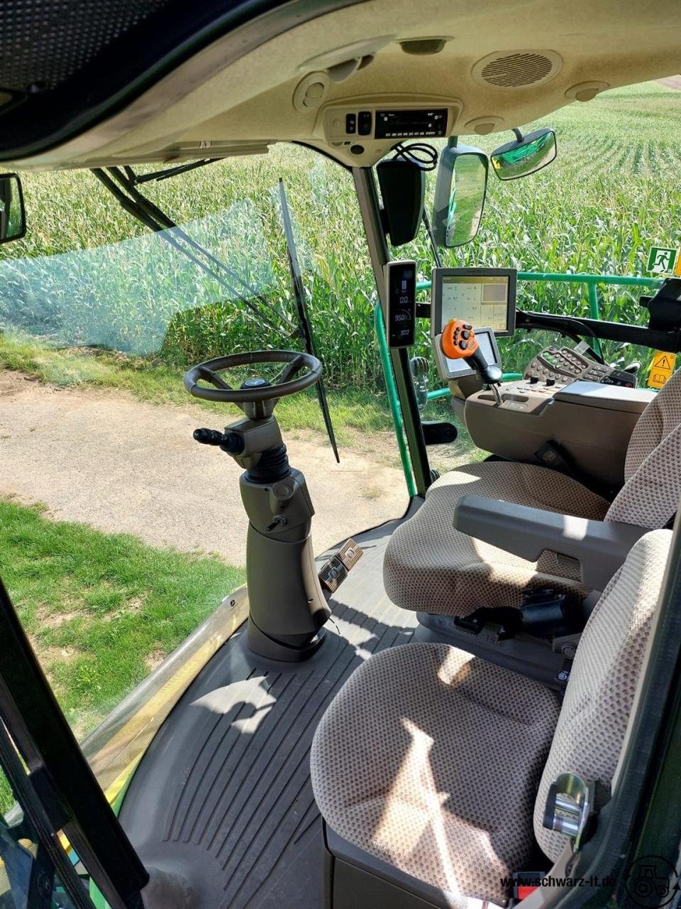 Feldhäcksler des Typs John Deere 8600i, Neumaschine in Aspach (Bild 17)