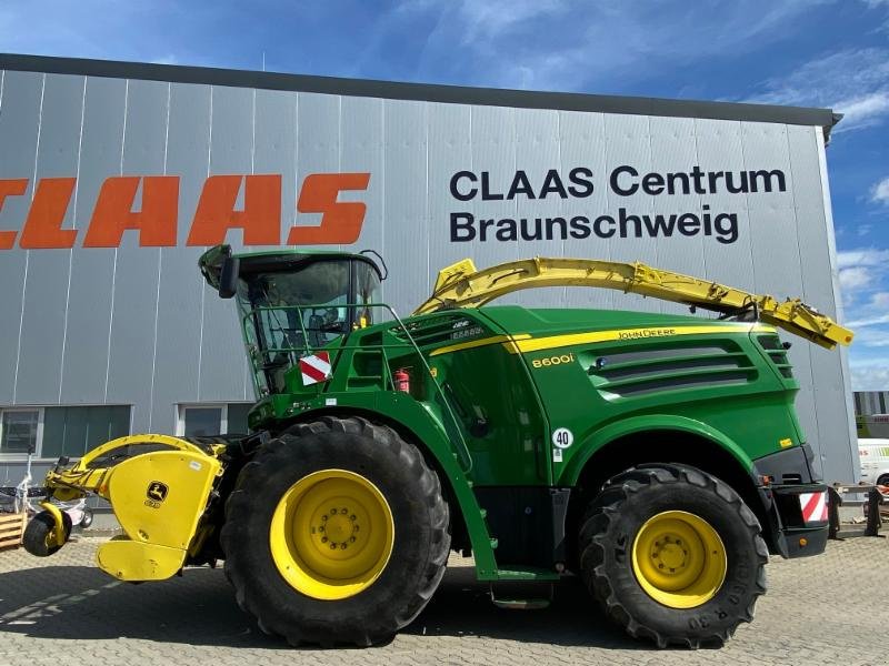 Feldhäcksler des Typs John Deere 8600i, Gebrauchtmaschine in Schwülper (Bild 1)