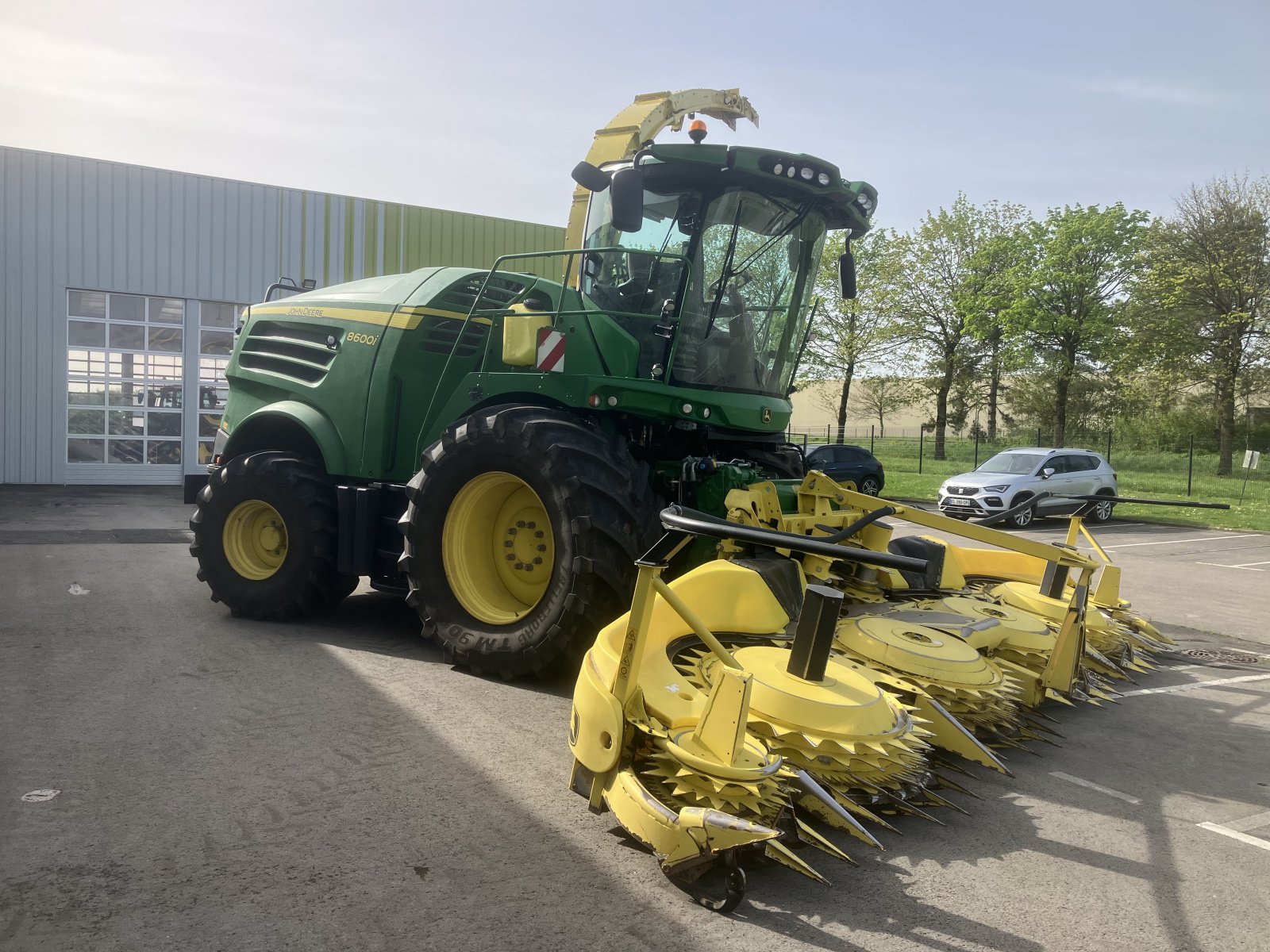 Feldhäcksler des Typs John Deere 8600i, Gebrauchtmaschine in CONNANTRE (Bild 1)