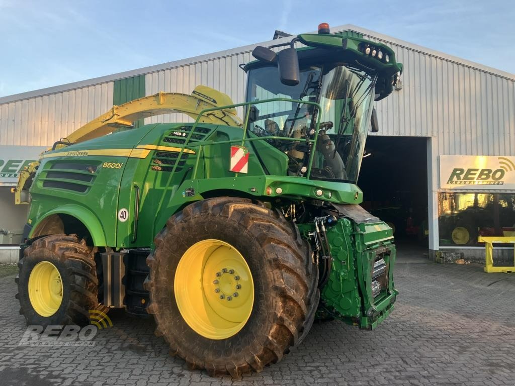 Feldhäcksler des Typs John Deere 8600i, Gebrauchtmaschine in Albersdorf (Bild 1)