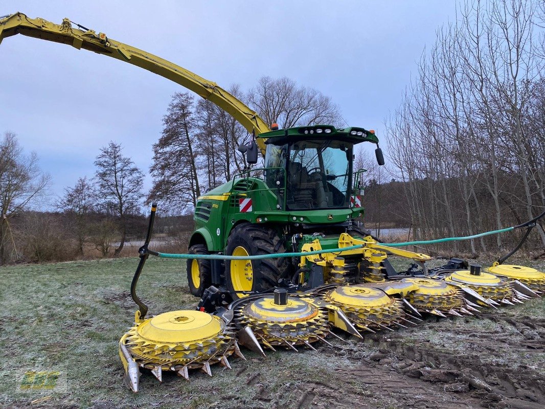 Feldhäcksler van het type John Deere 8700i, Gebrauchtmaschine in Schenkenberg (Foto 1)