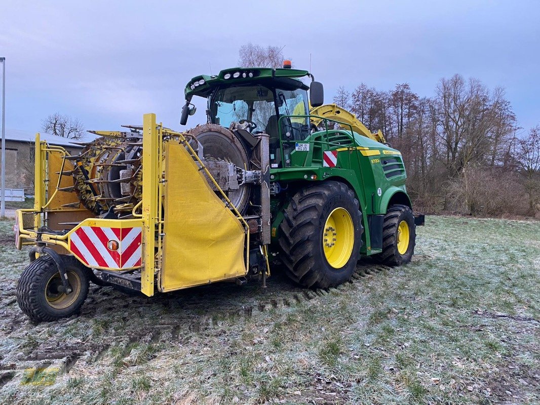 Feldhäcksler des Typs John Deere 8700i, Gebrauchtmaschine in Schenkenberg (Bild 3)