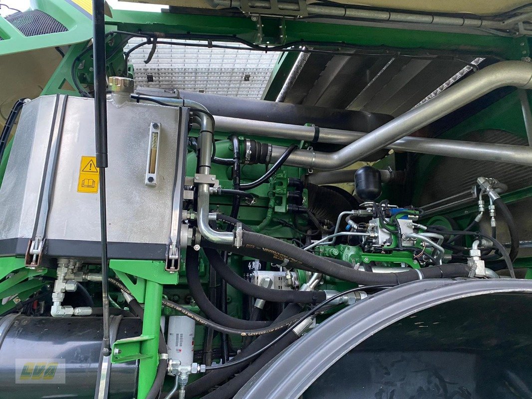 Feldhäcksler des Typs John Deere 8700i, Gebrauchtmaschine in Schenkenberg (Bild 8)