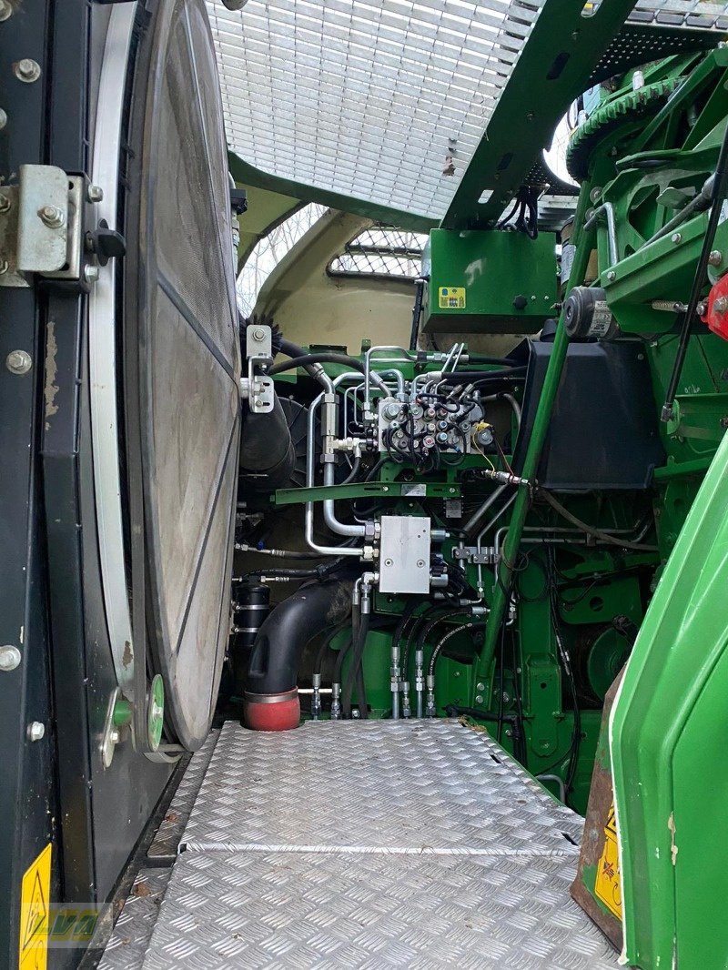 Feldhäcksler des Typs John Deere 8700i, Gebrauchtmaschine in Schenkenberg (Bild 10)