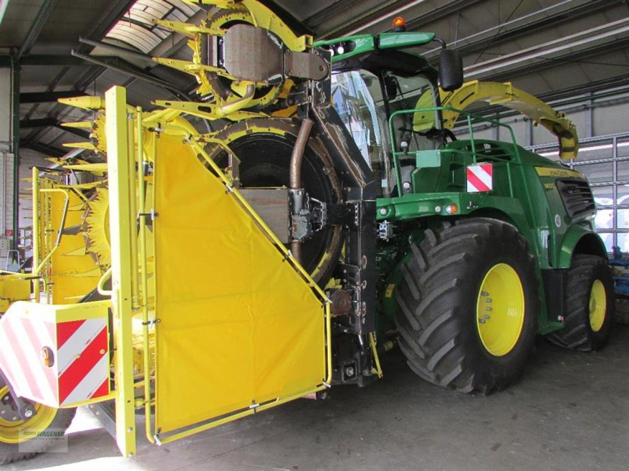 Feldhäcksler des Typs John Deere 9600i, Neumaschine in Bad Wildungen - Wega (Bild 1)