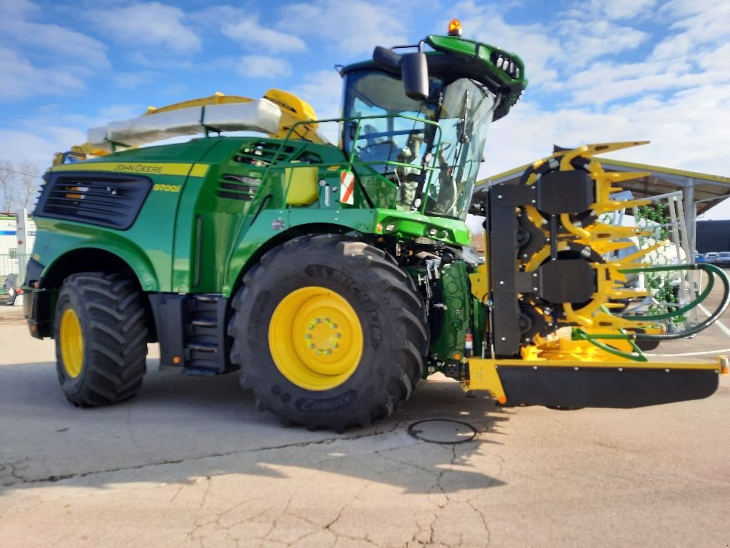 Feldhäcksler от тип John Deere 9700, Gebrauchtmaschine в CHEMAUDIN ET VAUX (Снимка 3)