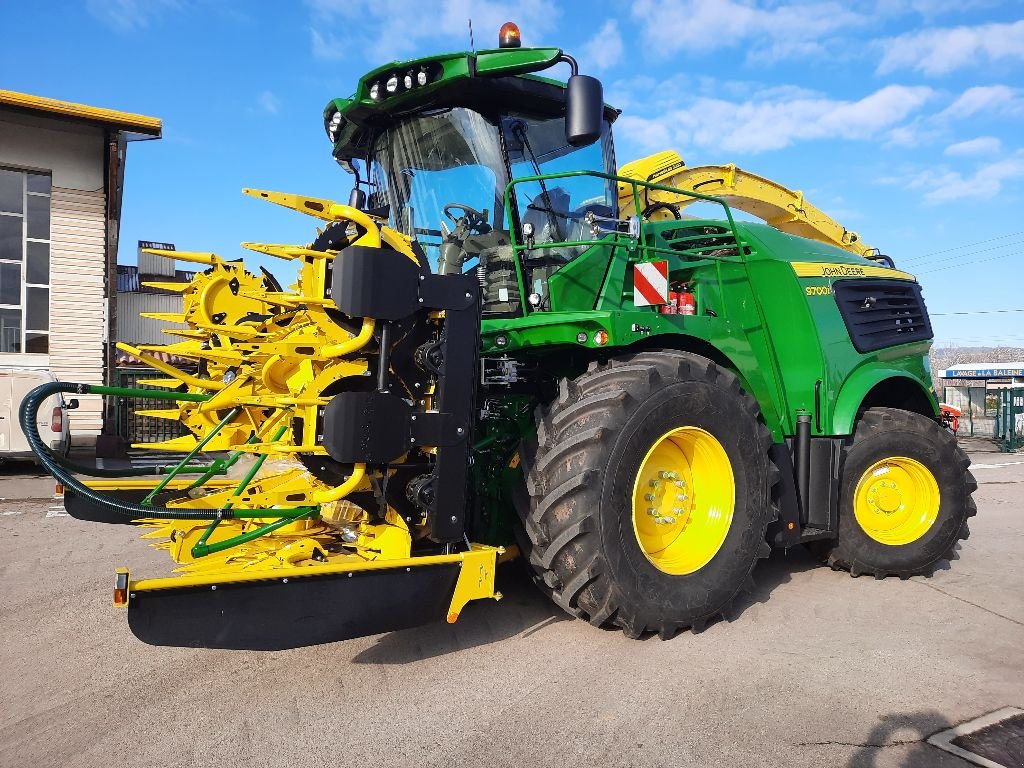 Feldhäcksler des Typs John Deere 9700, Gebrauchtmaschine in CHEMAUDIN ET VAUX (Bild 1)