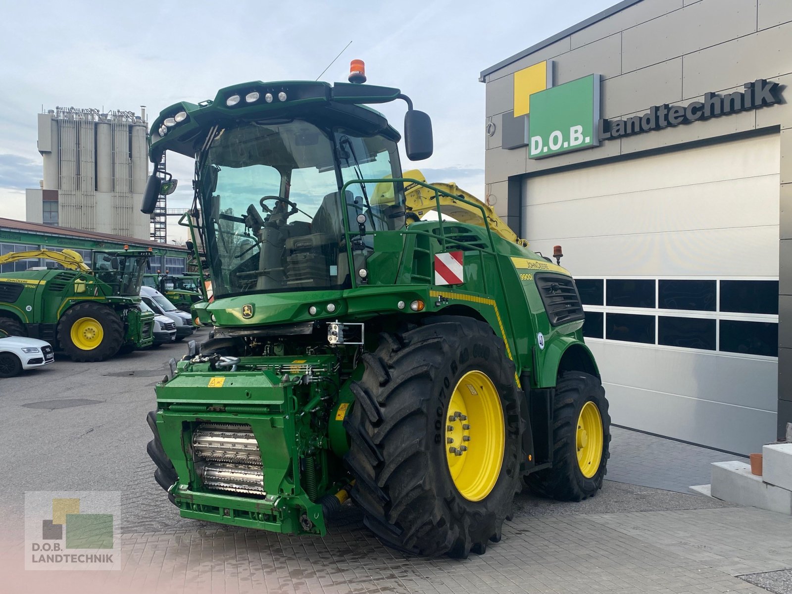 Feldhäcksler van het type John Deere 9900 i, Gebrauchtmaschine in Lauterhofen (Foto 3)