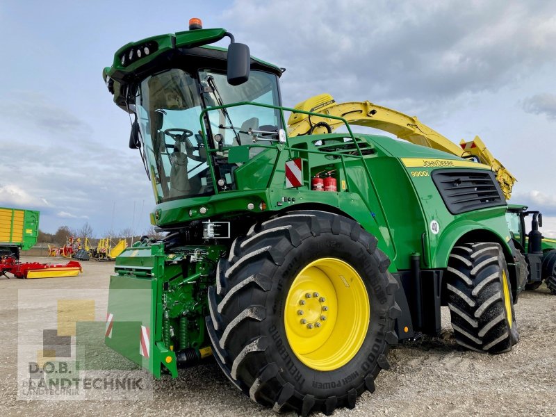 Feldhäcksler des Typs John Deere 9900 i, Gebrauchtmaschine in Lauterhofen (Bild 1)